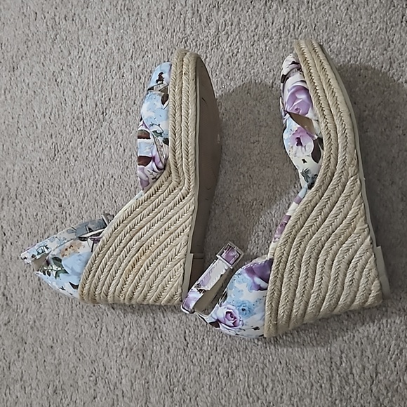 Floral Wedges - Picture 2 of 6